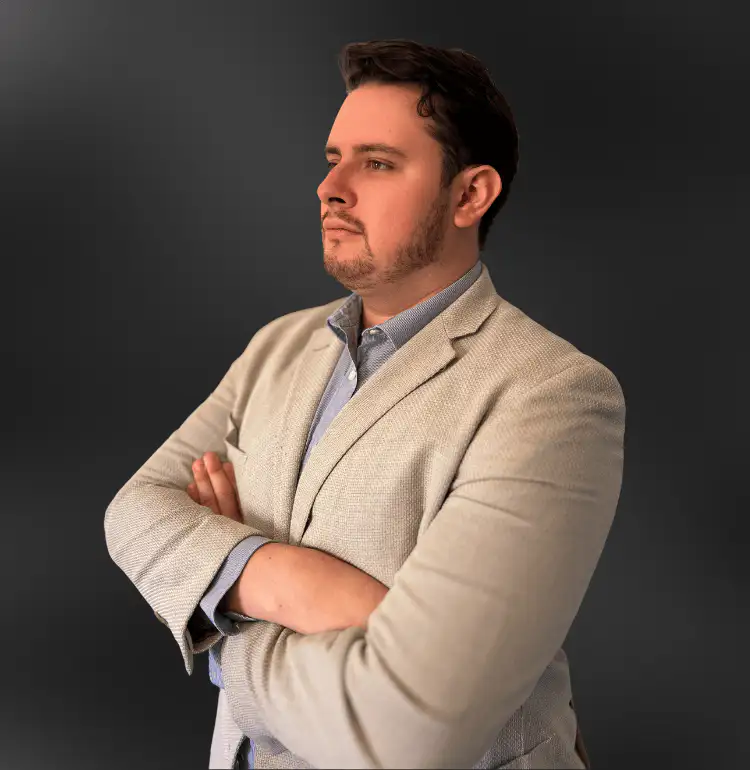 Víctor, asesor financiero en VMR Financial (financiación de empresas y préstamos ICO)